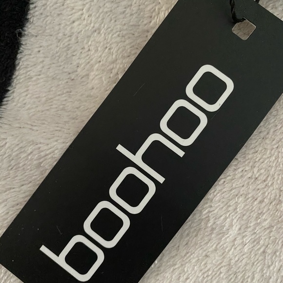 Boohoo Black Crop Top - Picture 6 of 8